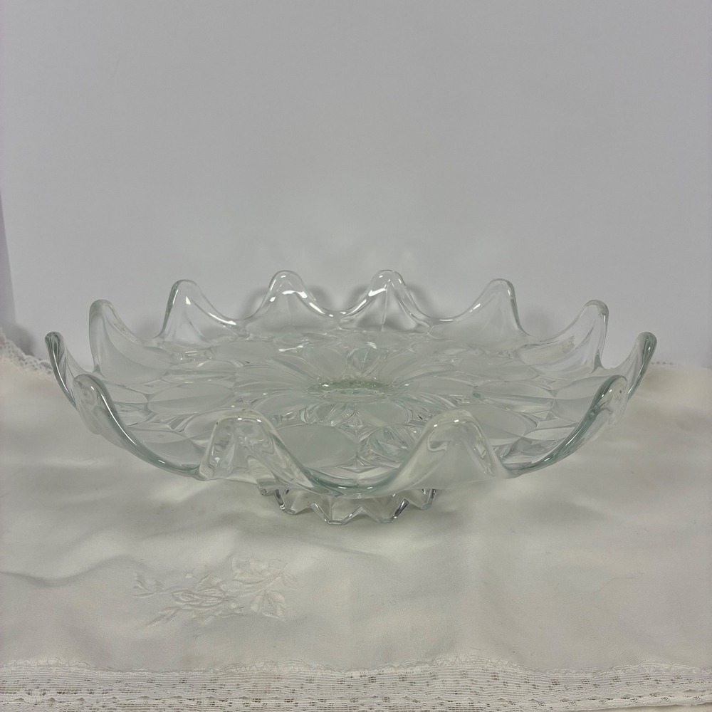 Vtg Glass Pedestal Bowl/Cake Plate Scalloped Footed Centerpiece MCM Art Retro